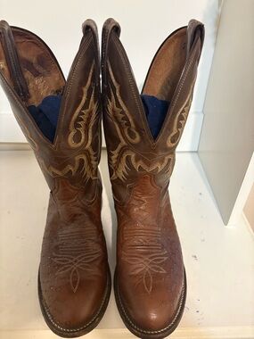 Tony Lama Brown Leather Cowboy Boots with Gold Stitching
